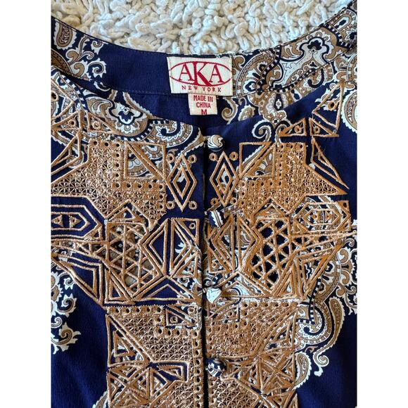 AKA New York 100% Silk Shirt - Picture 6 of 8